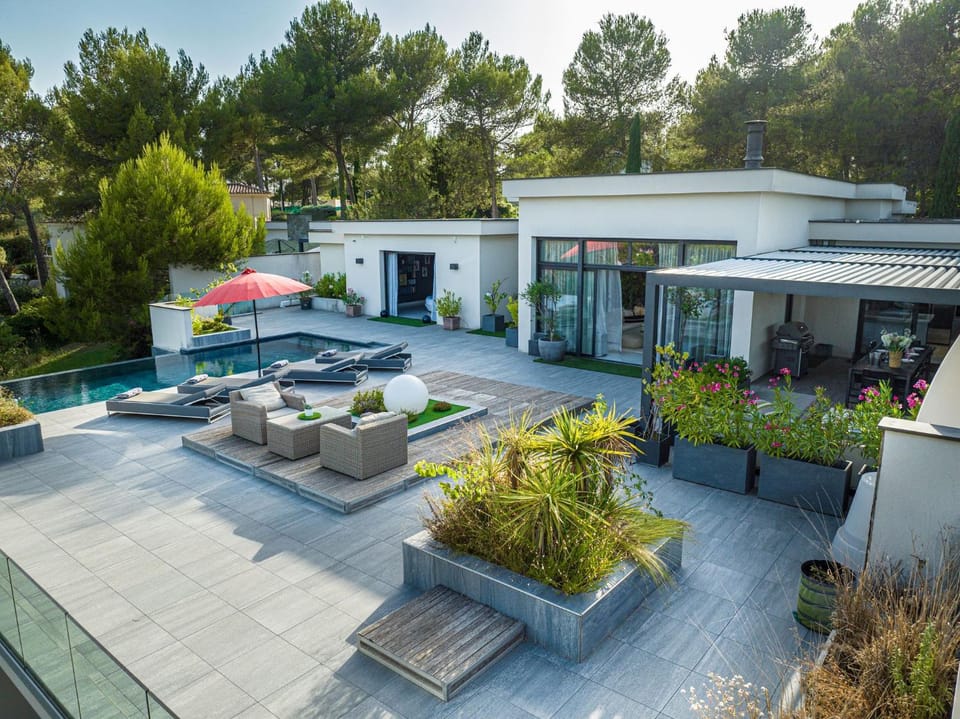 A prestigious villa with 2 swimming pools and 1 spa in the south of France Villa in Occitanie