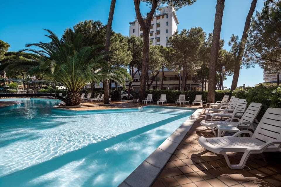 Pool view, Swimming pool