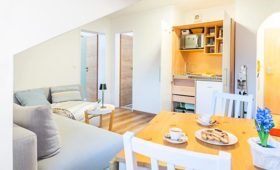 Living room, Dining area, kitchen