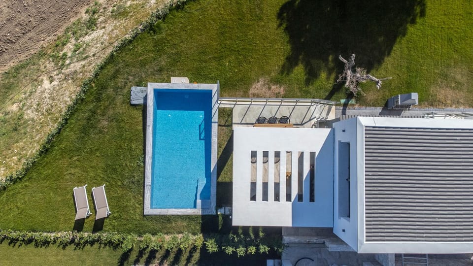 Villa Mare - Private Pool, 4 Bdrms, Sea View, BBQ Villa in Halkidiki