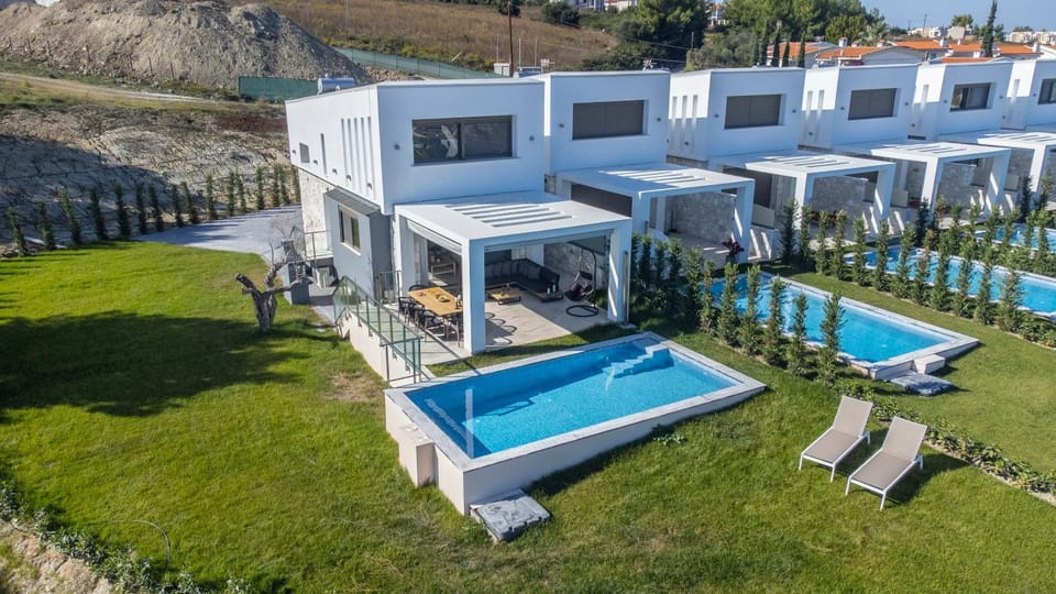 Villa Mare - Private Pool, 4 Bdrms, Sea View, BBQ Villa in Halkidiki