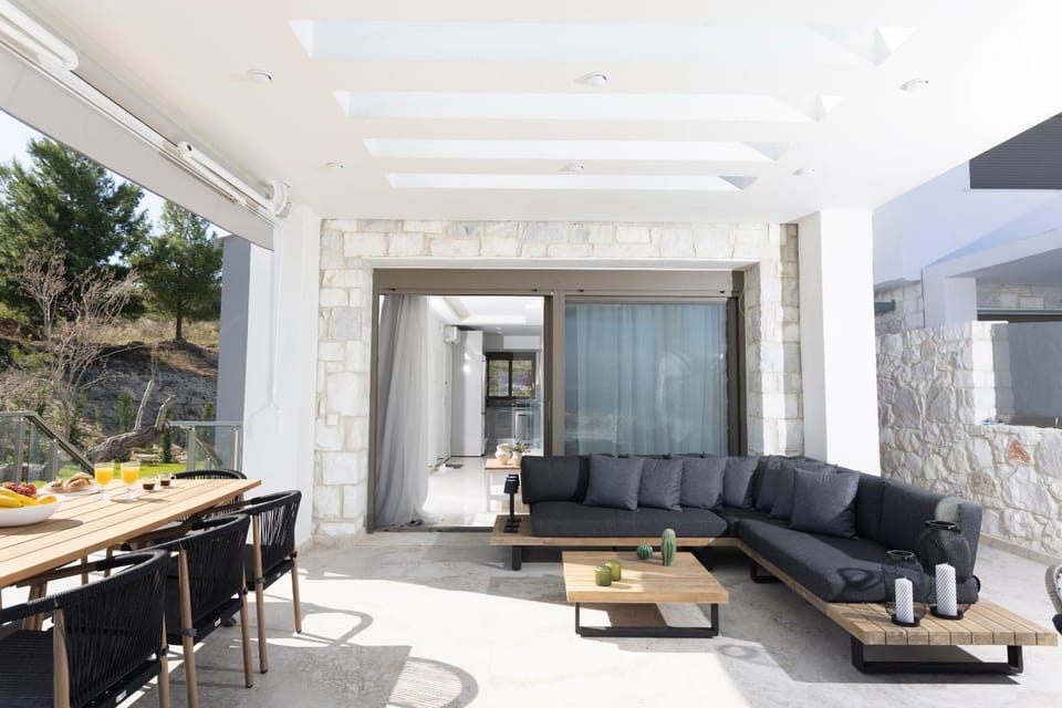 Villa Mare - Private Pool, 4 Bdrms, Sea View, BBQ Villa in Halkidiki