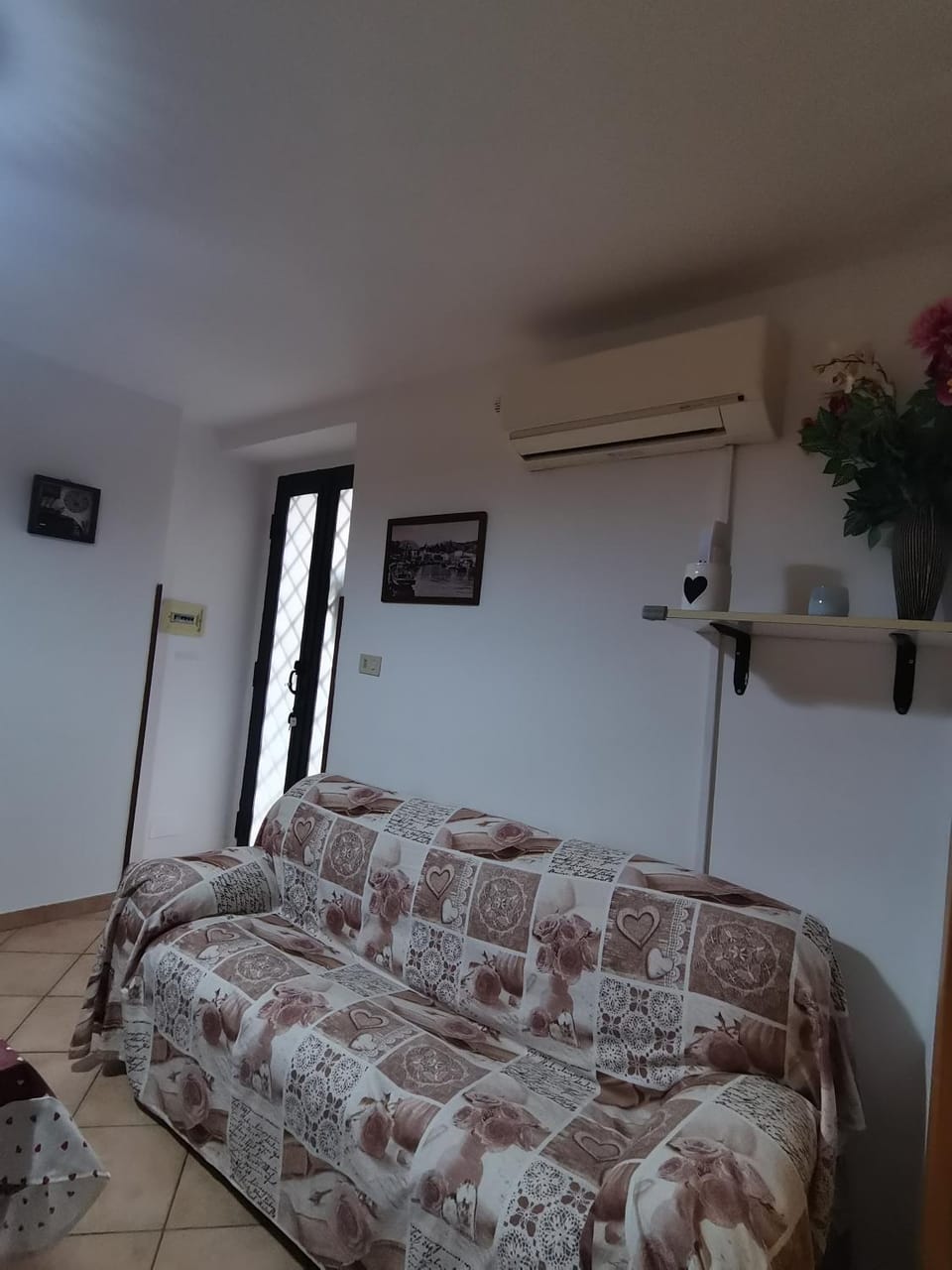 Living room, air conditioner
