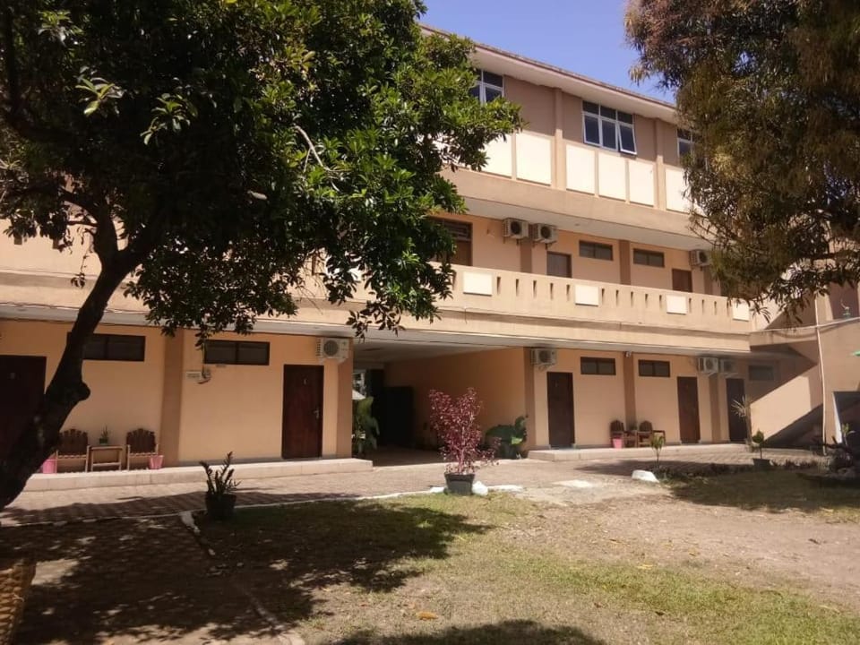 Game Room, Garden, Balcony/Terrace