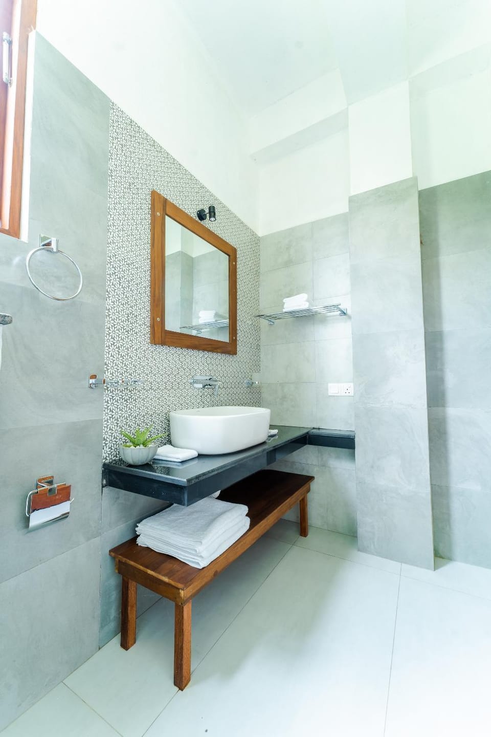 Bathroom, towels