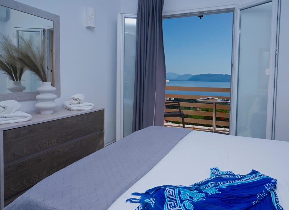 Bed, Bedroom, Sea view