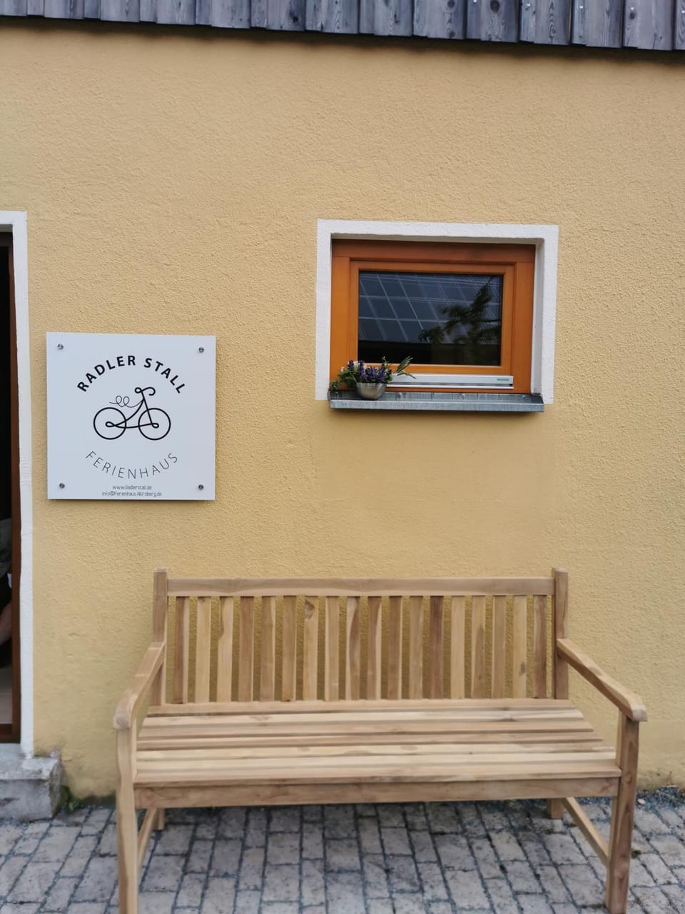 Property logo or sign, Balcony/Terrace