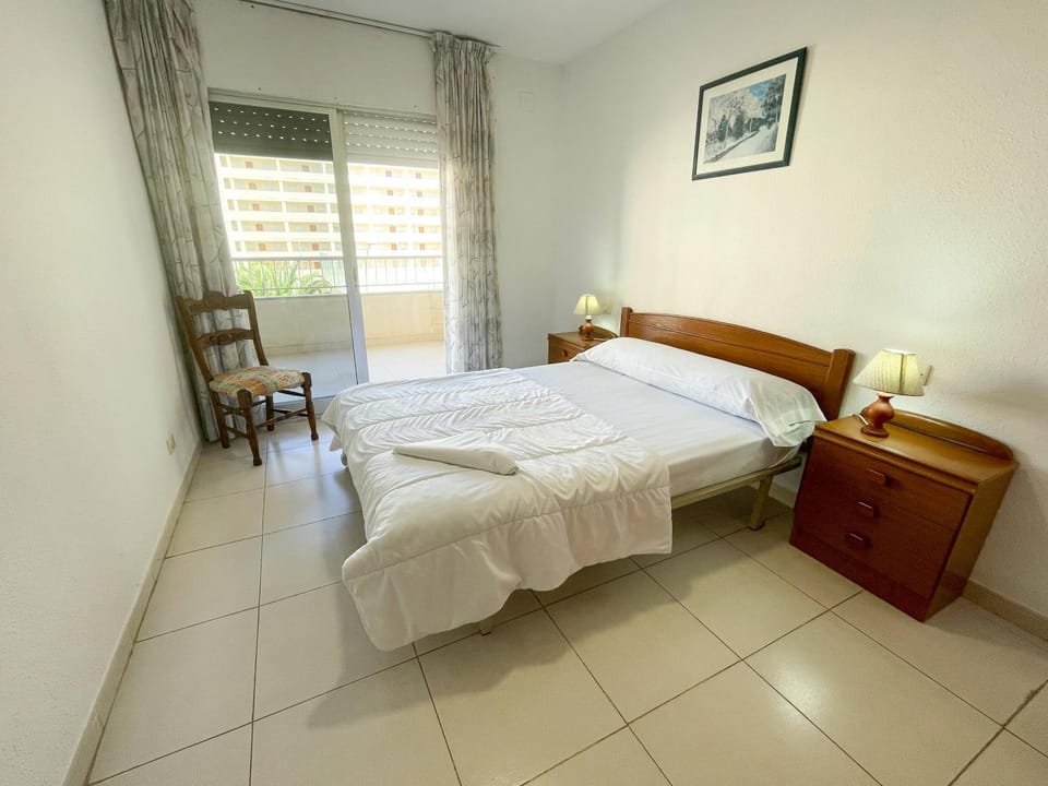 Spring, Bed, Activities, Winter, Summer, Garden, Balcony/Terrace, Photo of the whole room, Tennis court, Hiking, Animals, Animals, Animals, Bedroom, Autumn, Pets, Pets, Pets, Sea view, Sports, Sports, Entertainment, children, children, children, young children, young children, young children, older children, older children, older children, group of guests, group of guests, group of guests, cot, Family, Family, Family, Bath, Parking, microwave, oven, pet friendly, pet friendly, washing machine, elevator