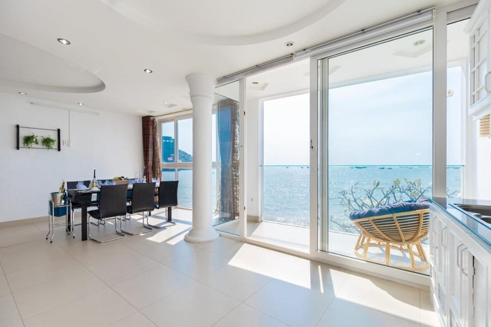 Natural landscape, Living room, Seating area, Dining area