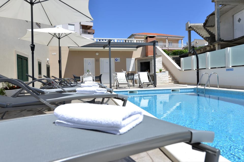 Pool view, Swimming pool, sunbed