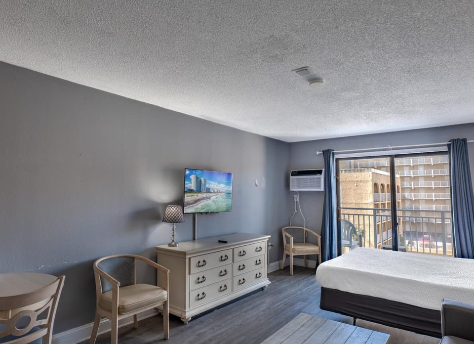 Beautifully Updated Ocean View Studio! Sea Mist 50503 House in Myrtle Beach