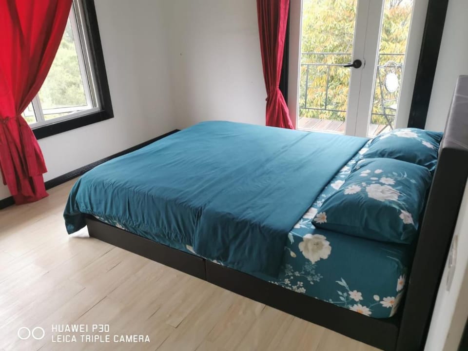 Hounon White Chimney Cottage-4 Bedrooms Villa in Sabah