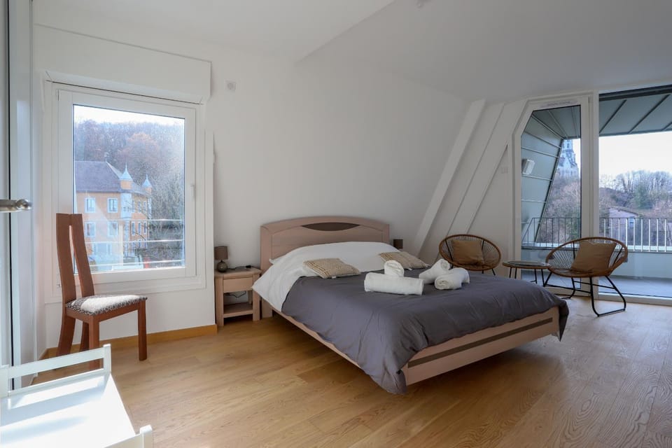 Bed, Bedroom