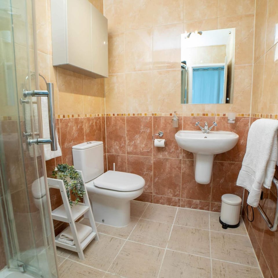 Vibrant City Centre - KING Bed, Entire Apartment Apartment in Cambridge