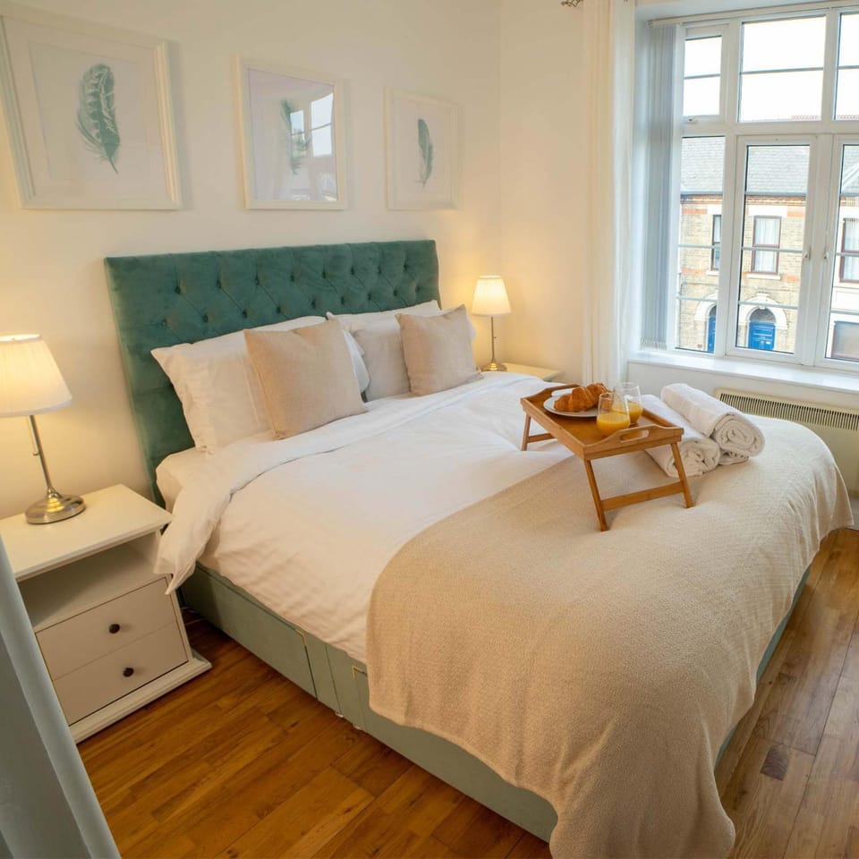 Vibrant City Centre - KING Bed, Entire Apartment Apartment in Cambridge