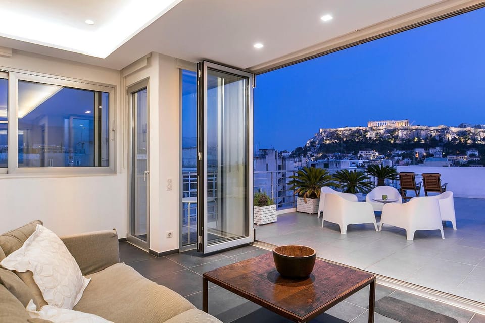 Patio, Night, View (from property/room), Balcony/Terrace, Living room, Seating area, Dining area, City view