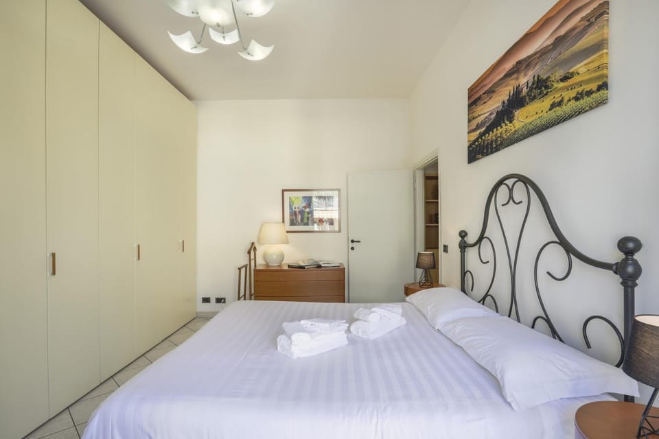 Bed, Photo of the whole room, Bedroom, towels, wardrobe