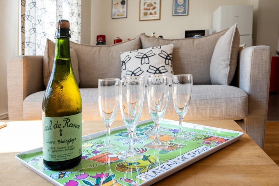 Food and drinks, Seating area