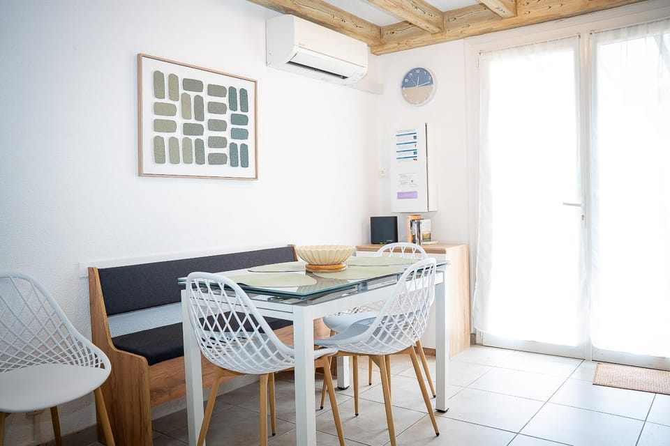 Dining area, air conditioner