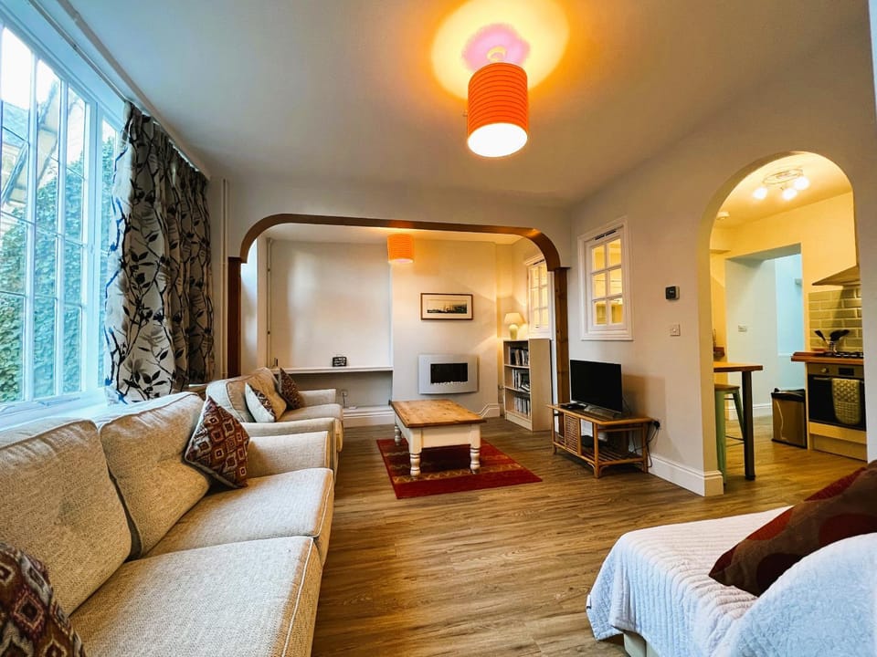 Communal lounge/ TV room, Living room