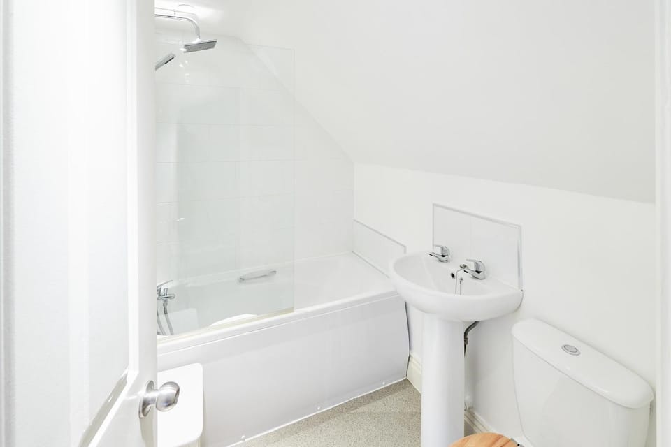 Shower, Toilet, Bathroom, Bath