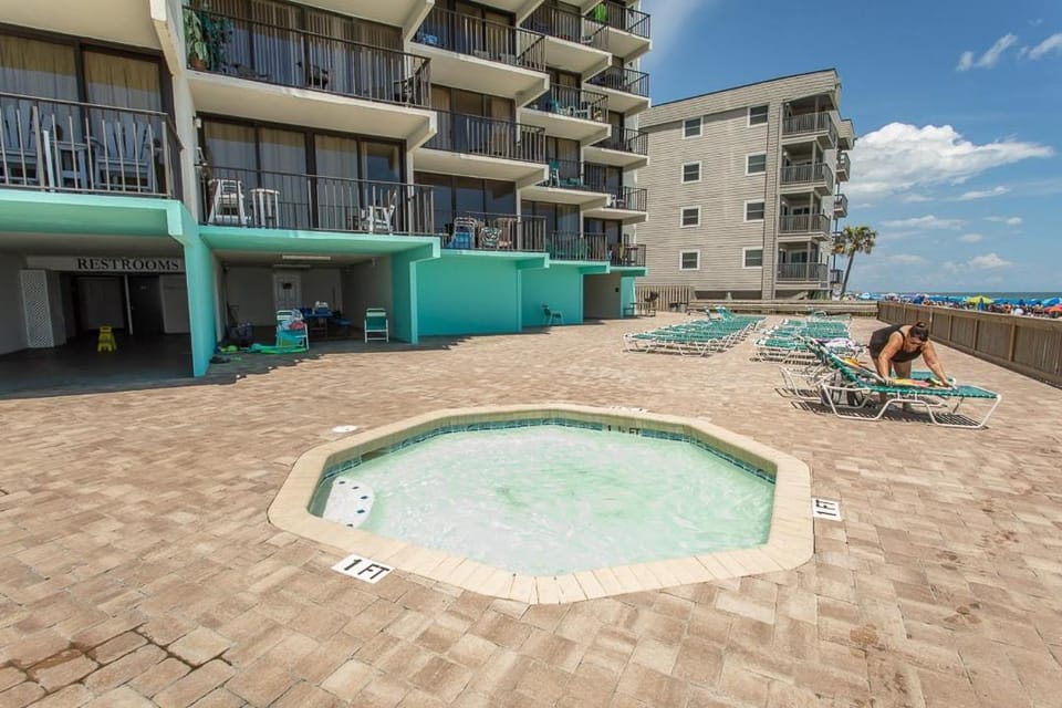 ROYAL GARDEN RESORT 1404 condo Apartment in Garden City