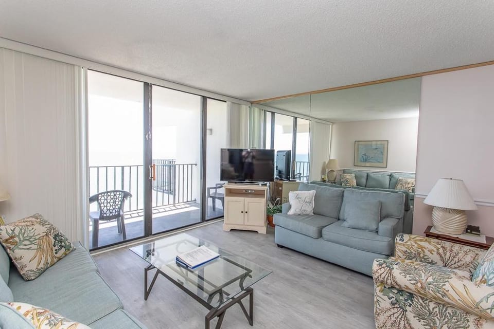 ROYAL GARDEN RESORT 1605 condo Apartment in Garden City