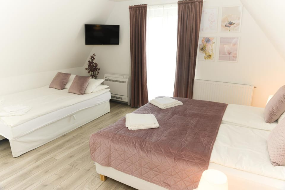 Raba92 Apartman House Apartment in Hungary