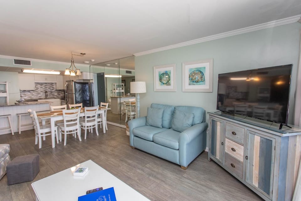 ROYAL GARDEN RESORT 201 condo Apartment in Garden City