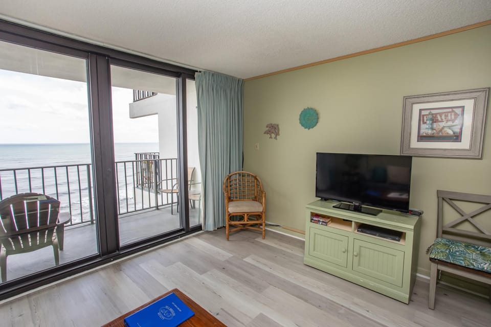 ROYAL GARDEN RESORT 1003 condo Apartment in Garden City