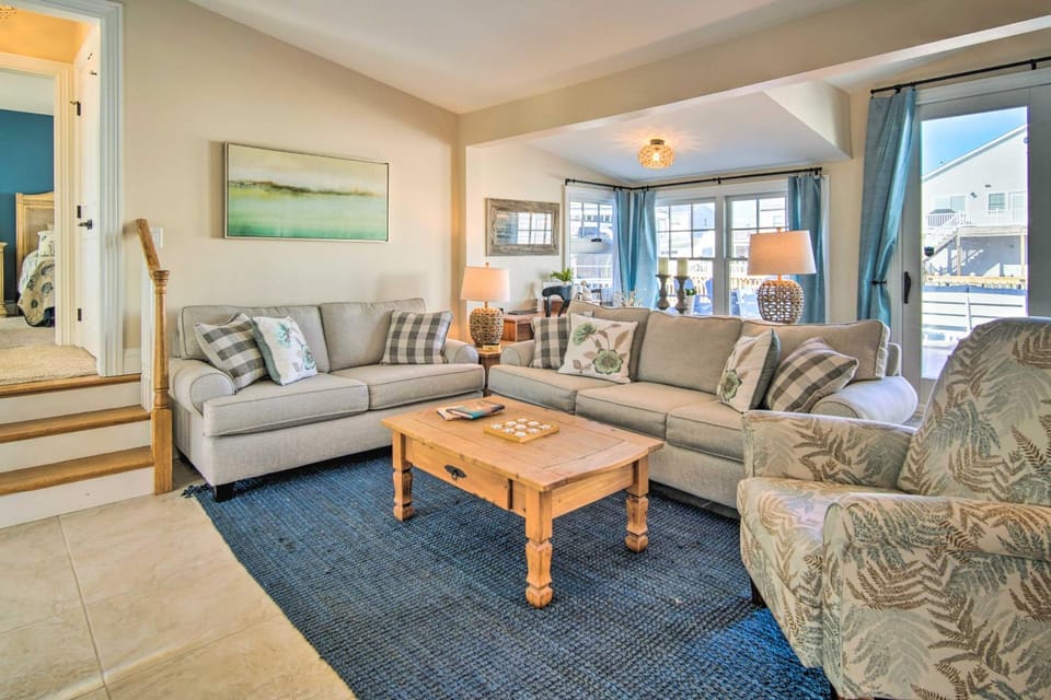 Waterfront Beach Haven West Home w/ Boat Dock House in Stafford Township