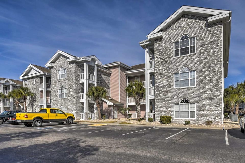 Myrtle Beach Condo: Golf Course + Pool View! House in Carolina Forest