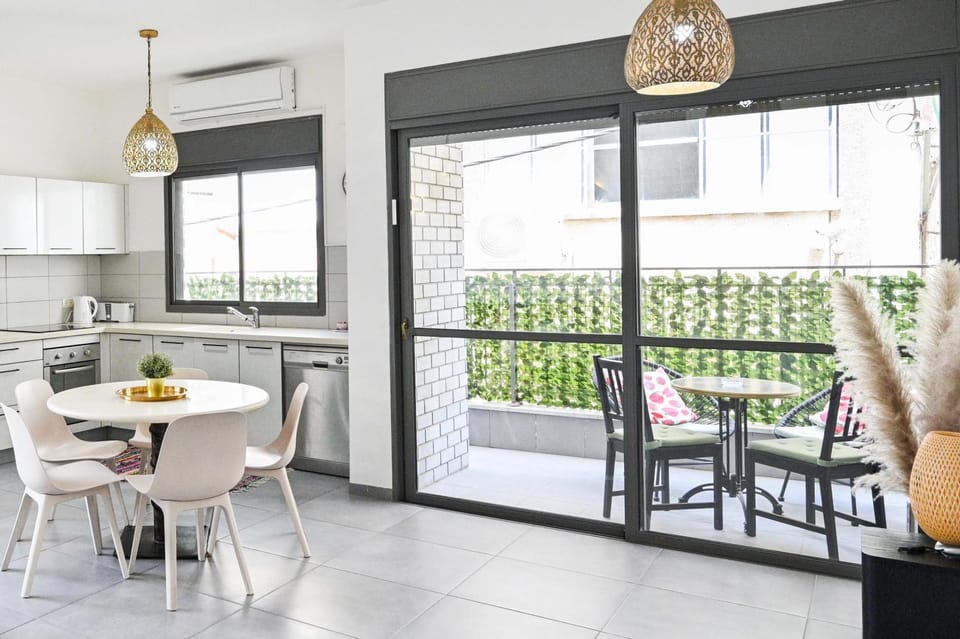 Balcony/Terrace, Kitchen or kitchenette, Dining area
