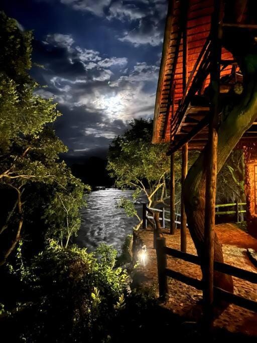 Property building, Night, Fishing, Balcony/Terrace, Lake view