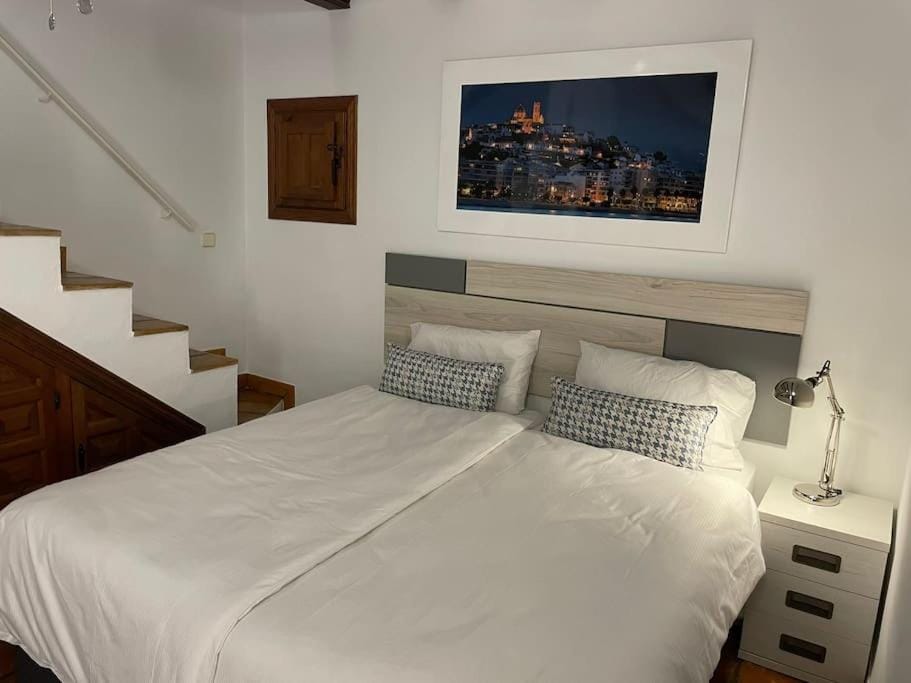 Classical corner town house in historical centre House in Marina Baixa