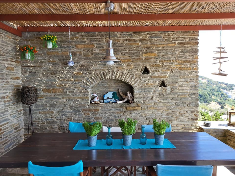 Seating area, Dining area