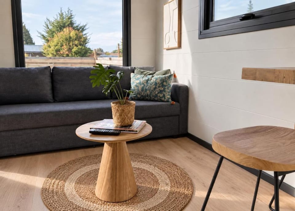Charming Tiny House with Private Jacuzzi, Sauna and Garden & Free Parking between Amsterdam Haarlem and Schiphol Airport House in Haarlem