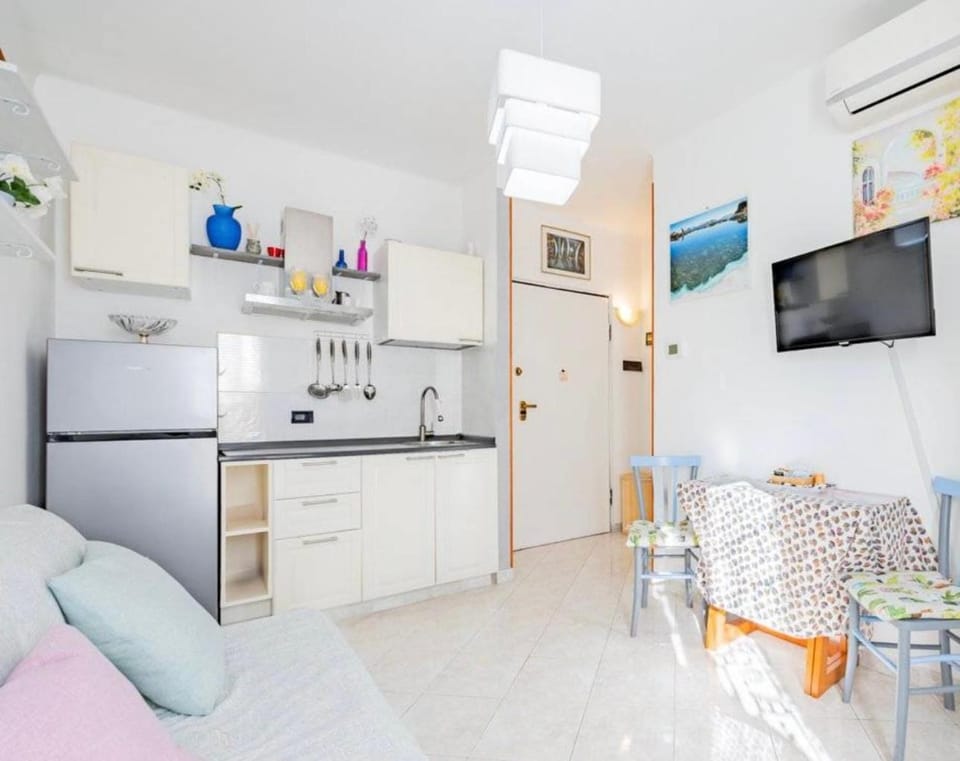 TV and multimedia, Kitchen or kitchenette, stove