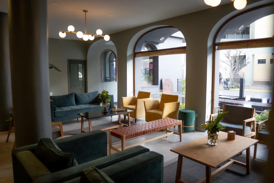 Living room, Seating area