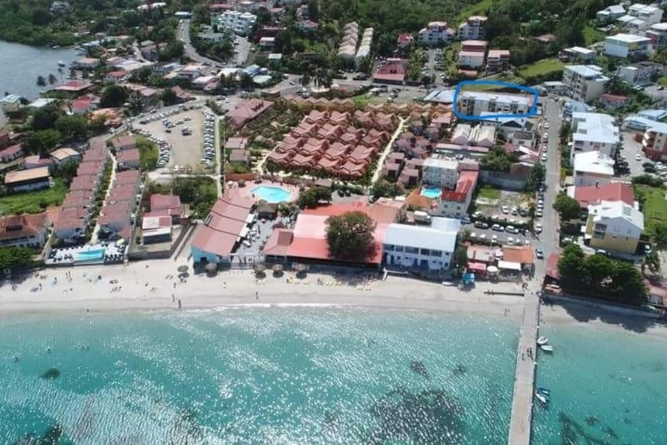 Property building, Neighbourhood, Natural landscape, Bird's eye view, Beach, Street view, Location