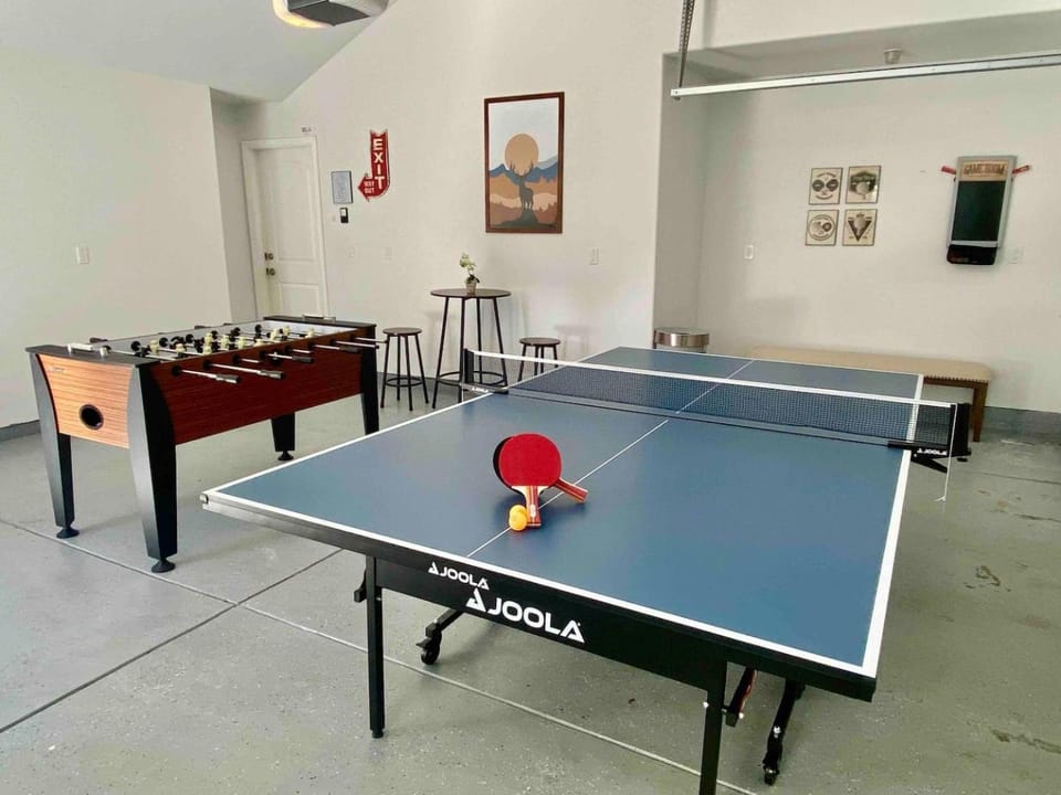 Game Room, Game Room, Table tennis, Table tennis