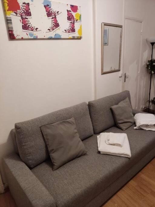Studio Glacière Apartment in Paris