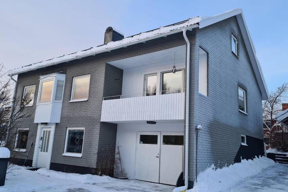 Property building, Street view