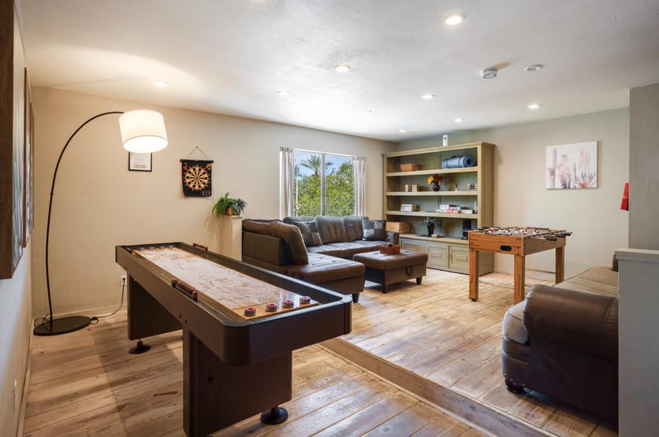 Children play ground, Game Room, TV and multimedia, Living room, Seating area