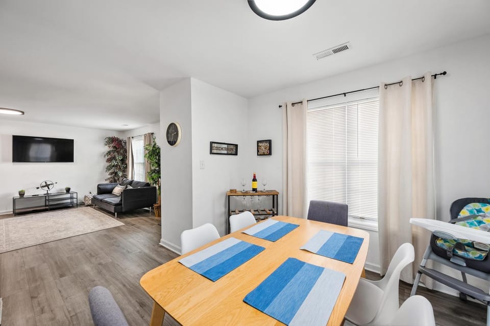 Dining area, Breakfast