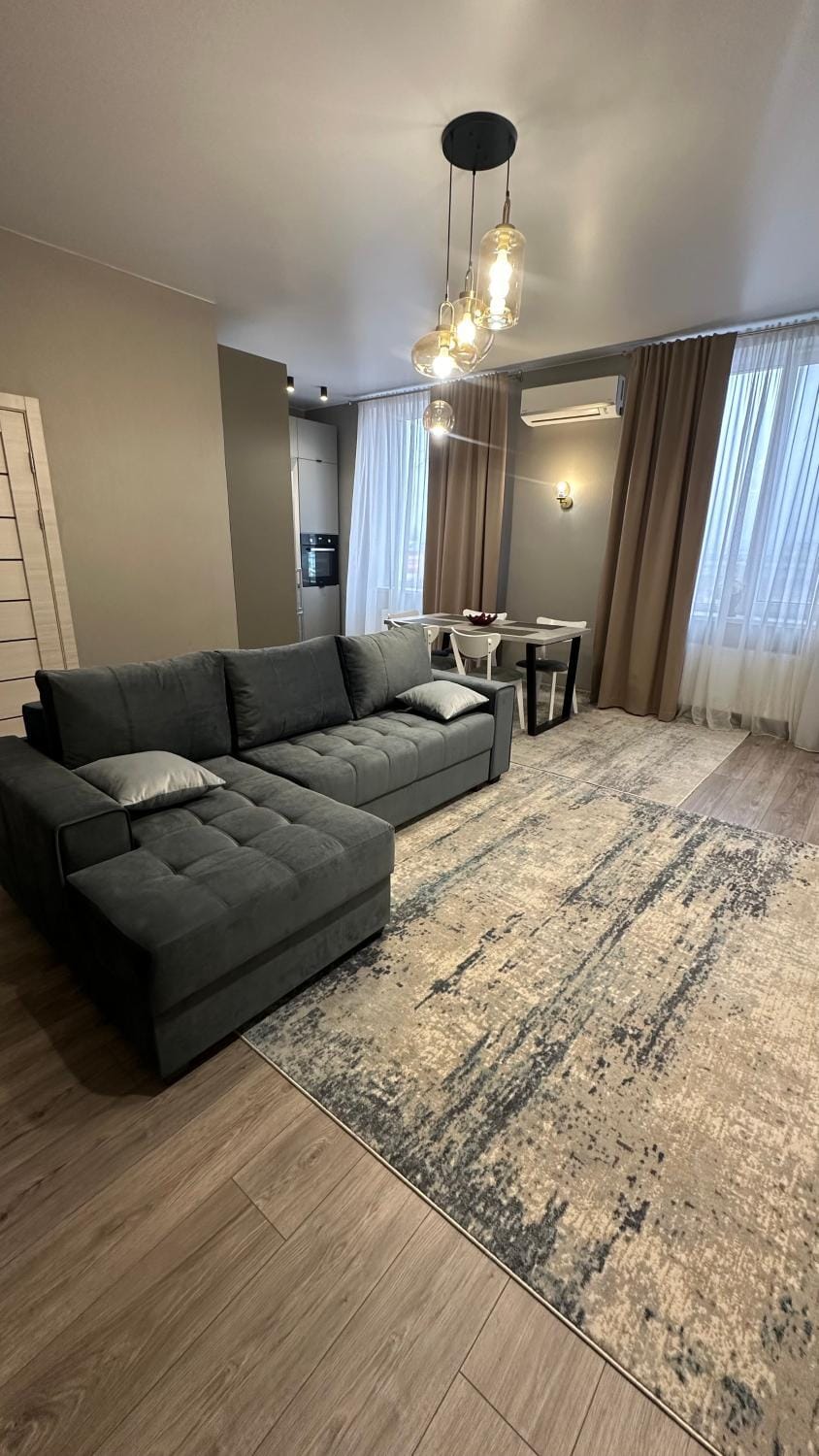 TV and multimedia, Living room, Seating area, Bedroom