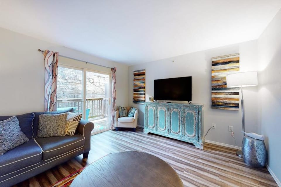 Vinyard Ventures, Unit #3 House in Branson