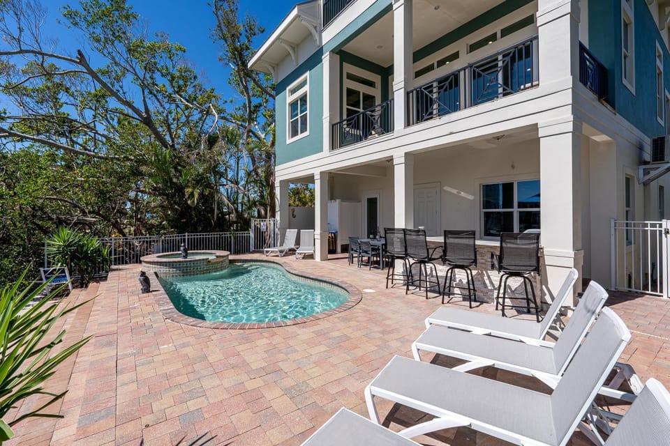Patio, Swimming pool