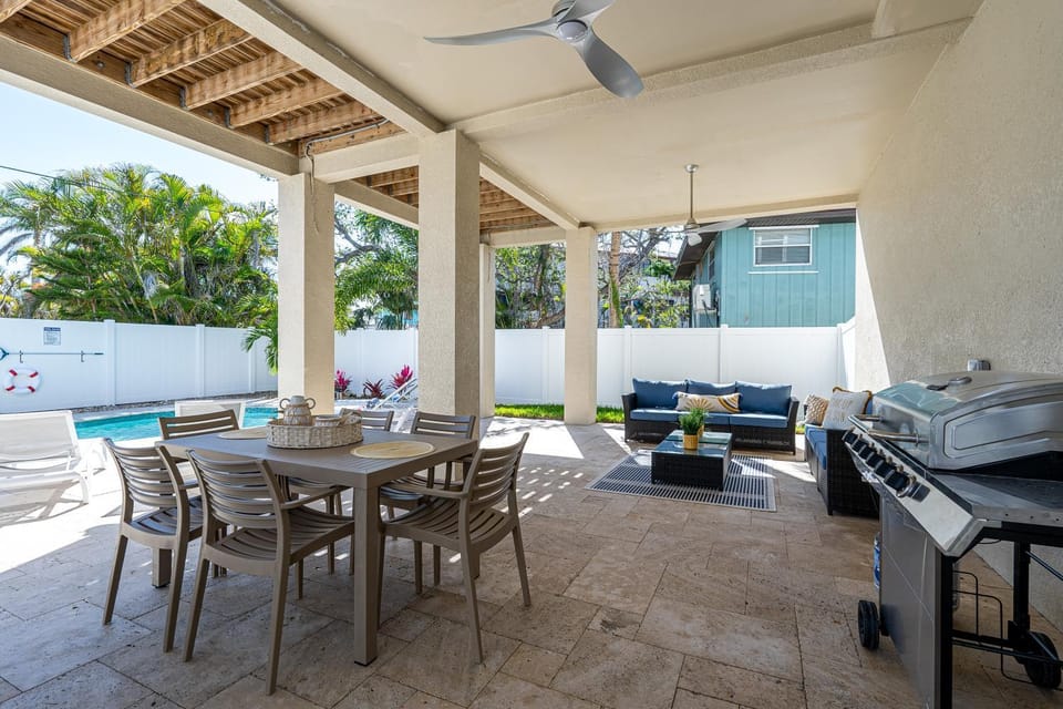 Patio, Dining area