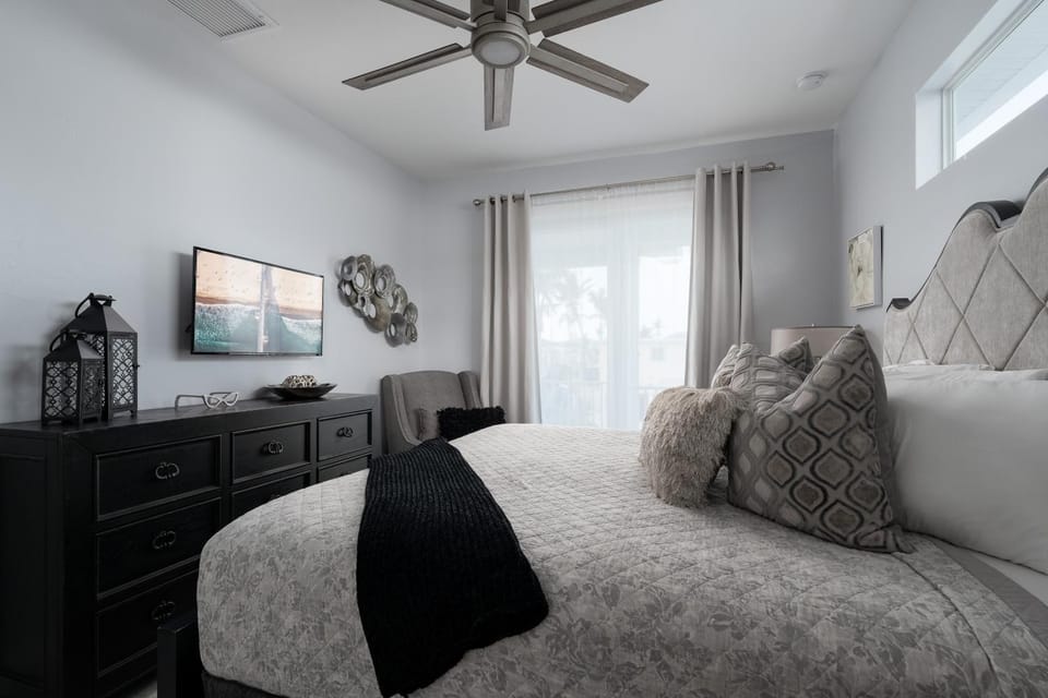 Welcome to 5541 Palmetto Street - New Build! Grab it NOW! home House in Estero Island